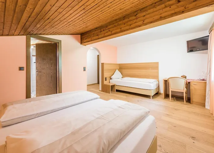 Hotel Kuenstleralm
