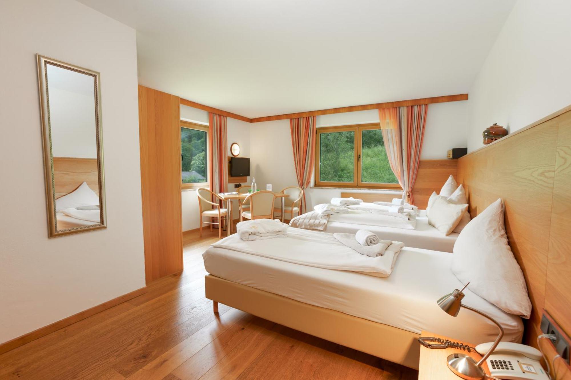 Kuenstleralm Hotel 3*